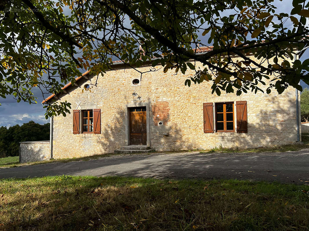 Maison à LIZANT