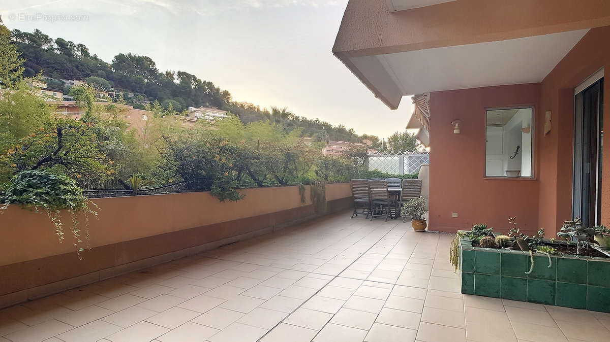 Appartement à ROQUEBRUNE-CAP-MARTIN