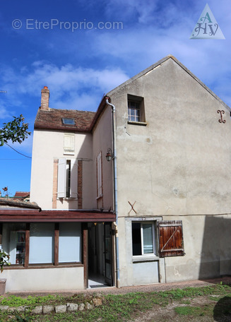 Maison à PONT-SUR-YONNE