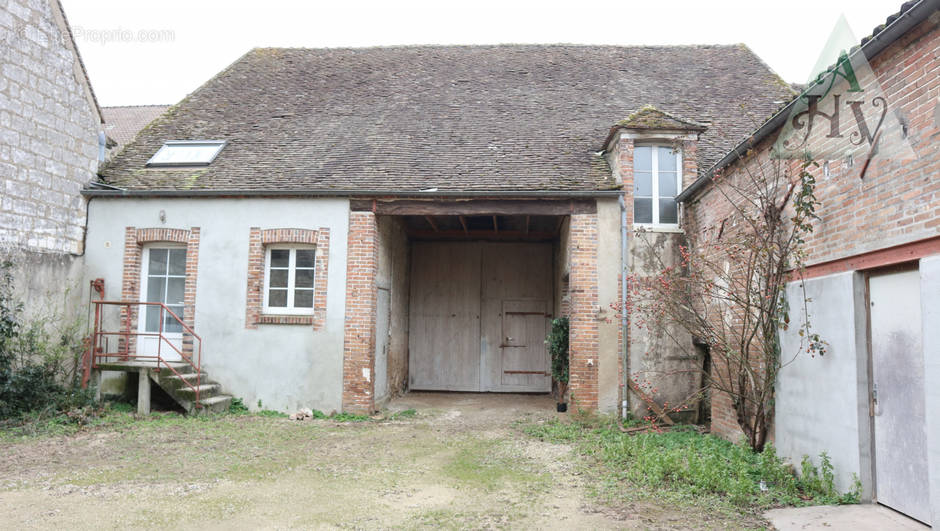 Maison à PONT-SUR-YONNE