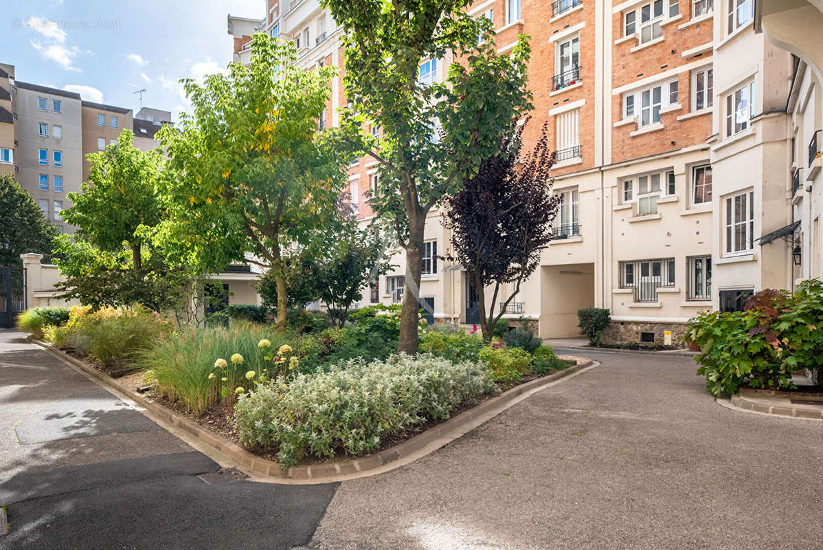 Appartement à COURBEVOIE