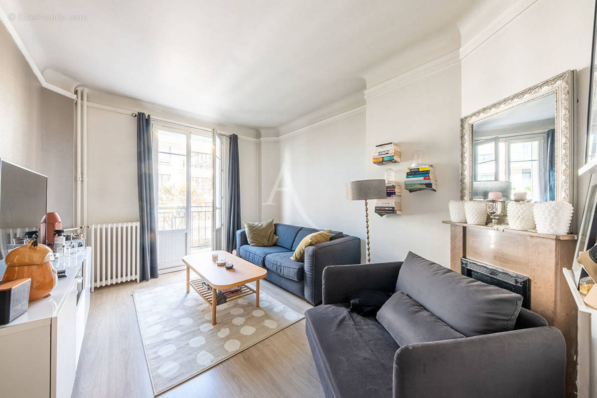 Appartement à COURBEVOIE