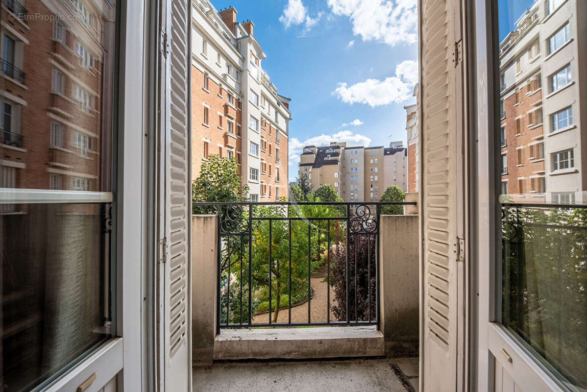 Appartement à COURBEVOIE