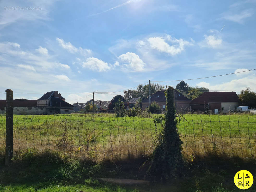 Terrain à BEAUMETZ-LES-LOGES