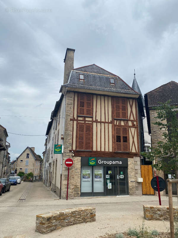 Appartement à SAINT-YRIEIX-LA-PERCHE