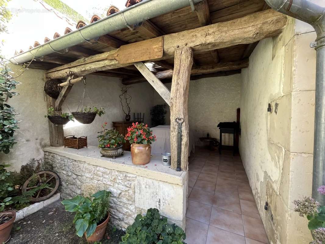 Maison à VERTEUIL-SUR-CHARENTE