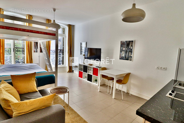 Appartement à MARSEILLE-2E