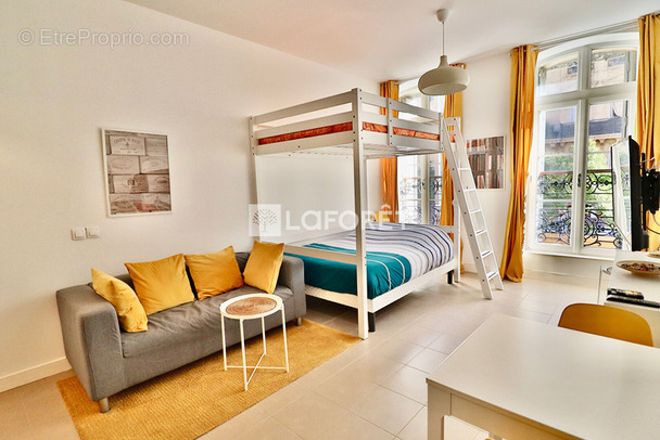 Appartement à MARSEILLE-2E