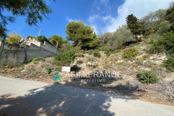 Terrain à MENTON