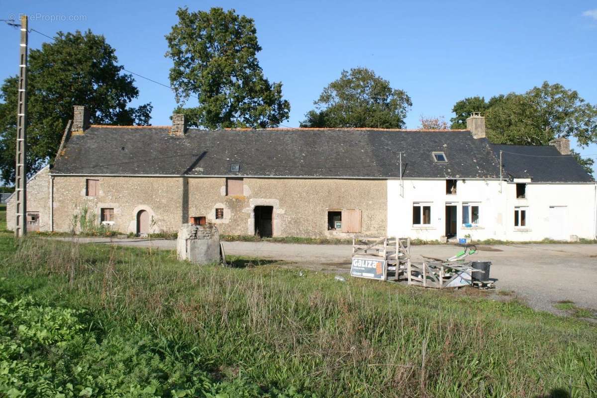 Maison à BULEON