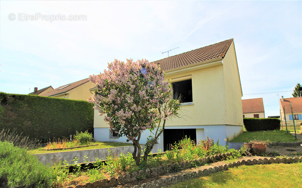 Maison à AUNEAU