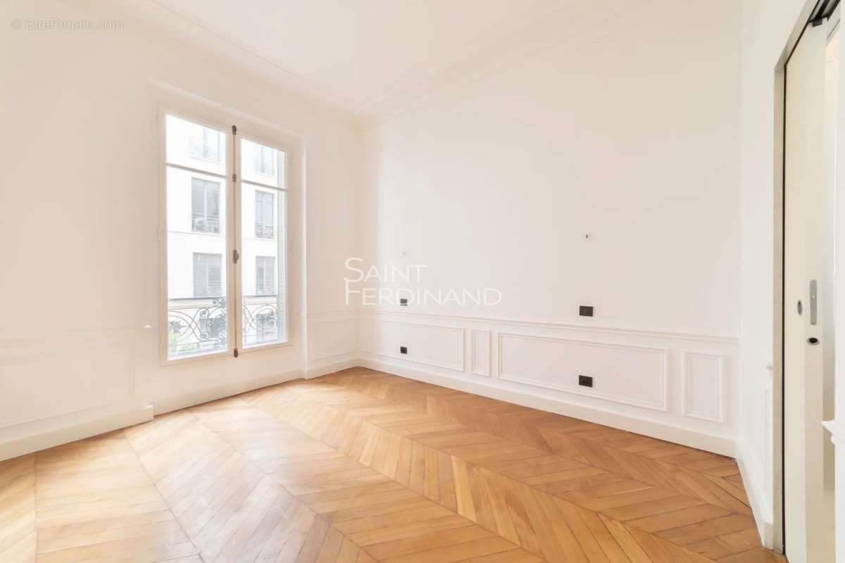 Appartement à PARIS-17E