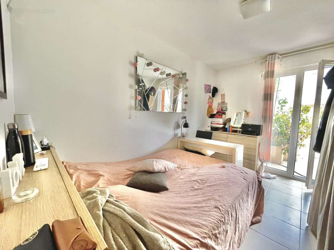 chambre  - Appartement à ROQUEBRUNE-CAP-MARTIN