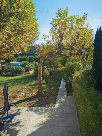 Maison à L&#039;ISLE-SUR-LA-SORGUE