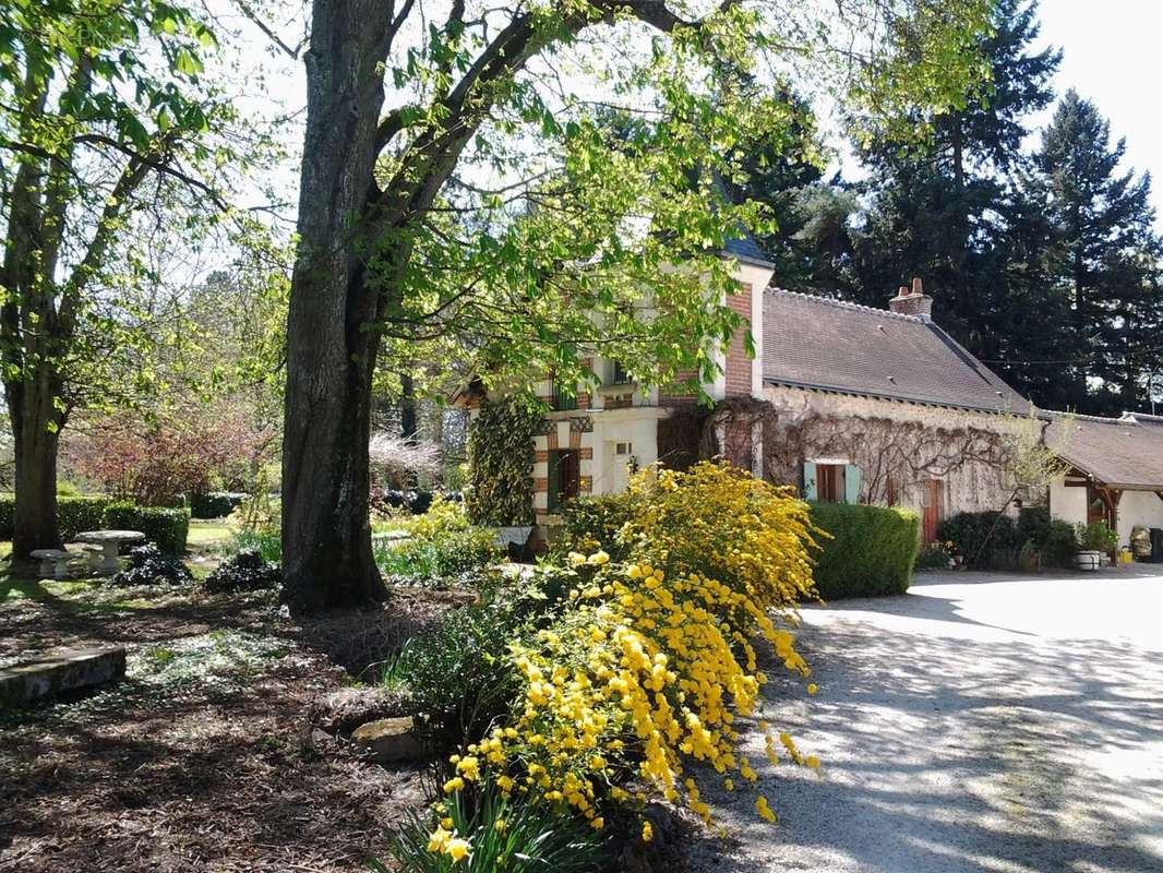 Maison à CHARENTILLY