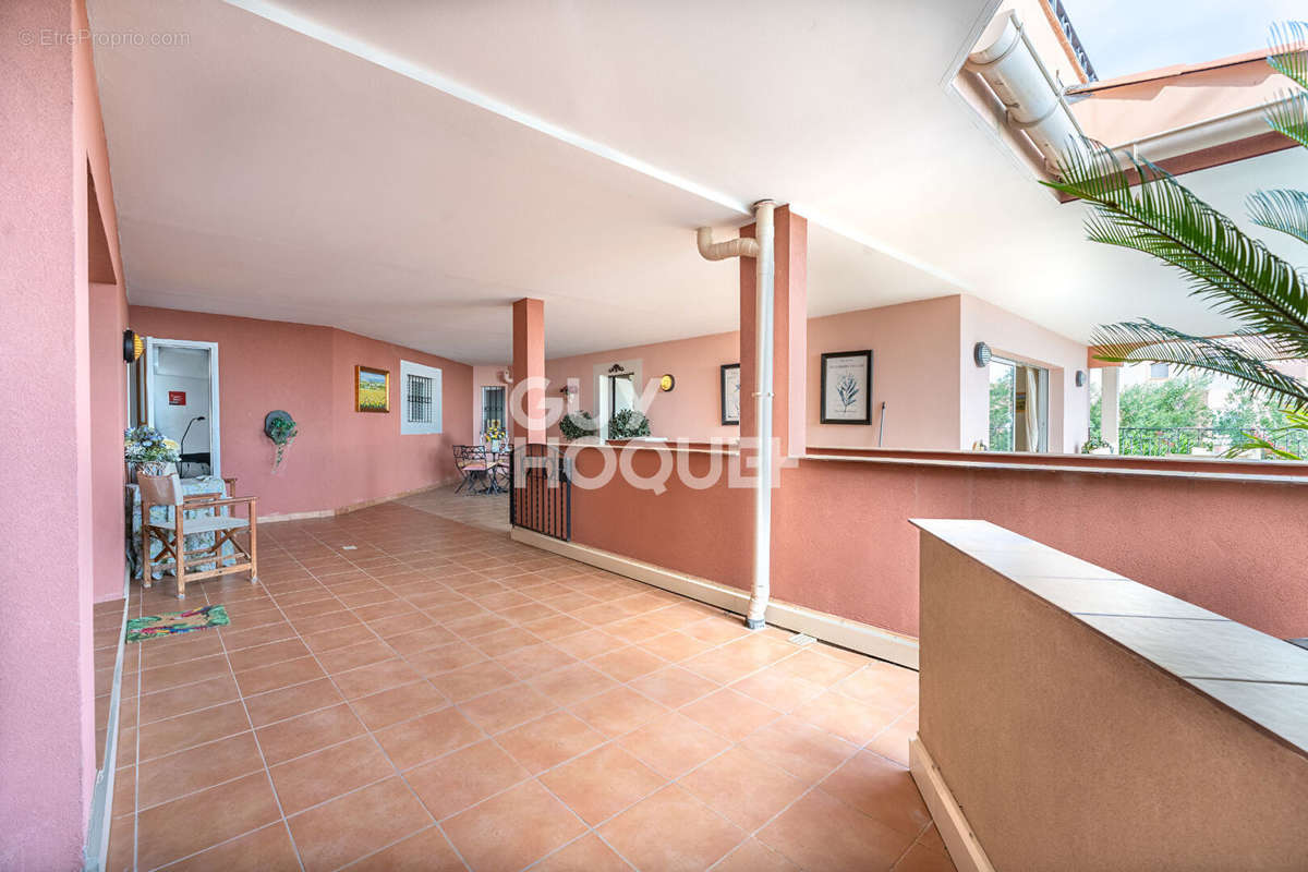 Appartement à MANDELIEU-LA-NAPOULE