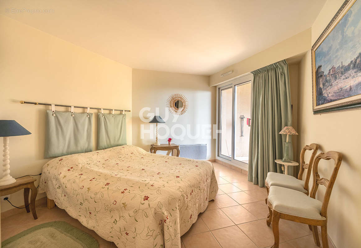 Appartement à MANDELIEU-LA-NAPOULE