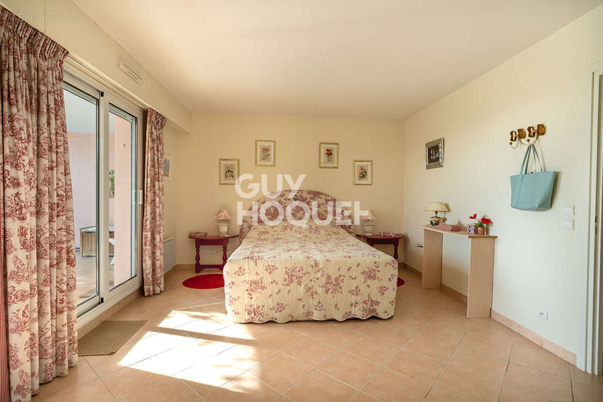 Appartement à MANDELIEU-LA-NAPOULE