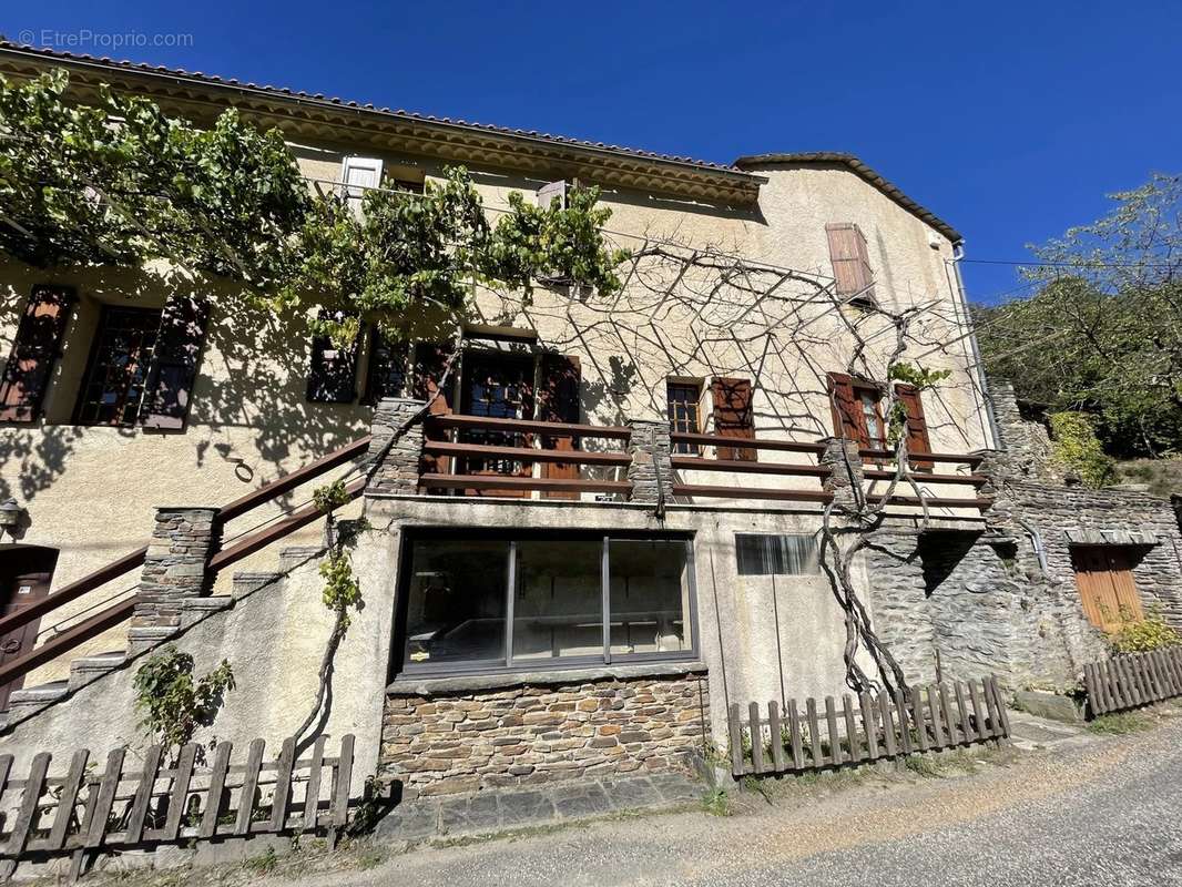 Maison à LE COLLET-DE-DEZE