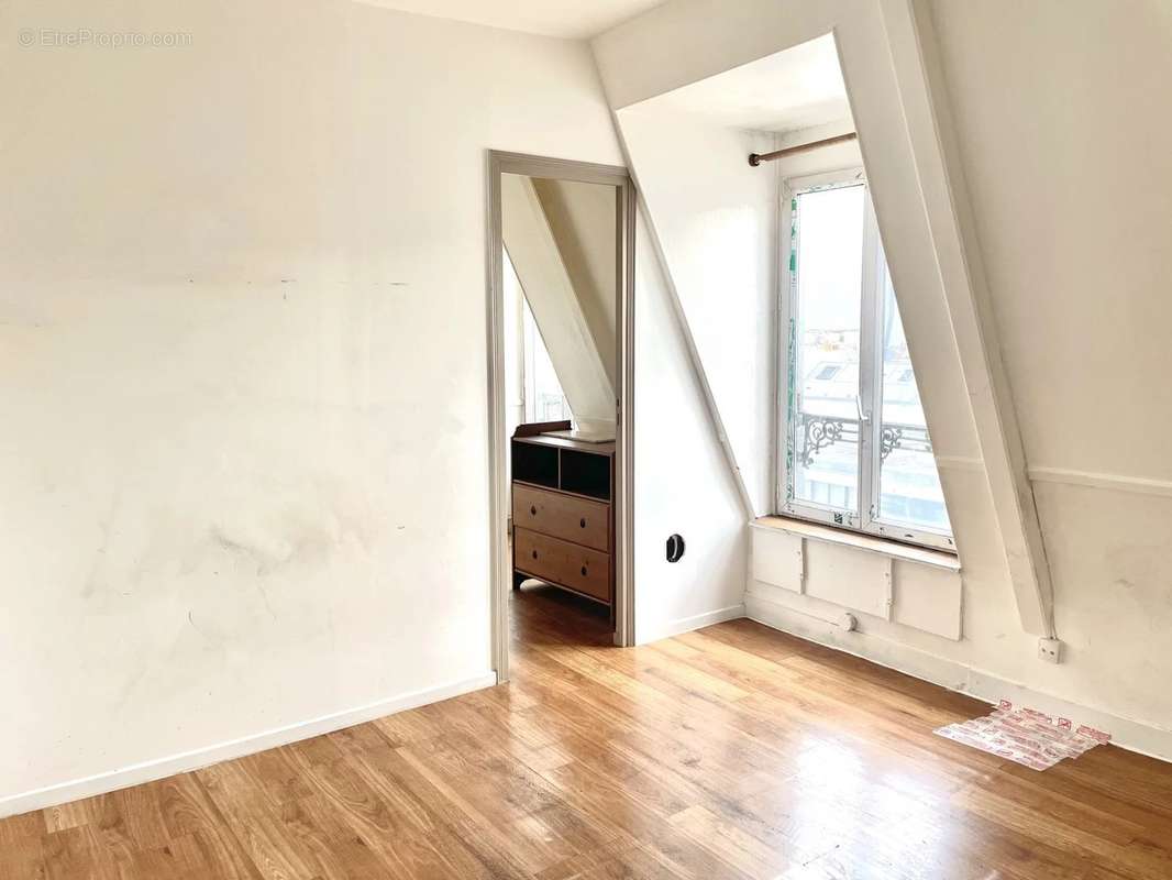 Appartement à PARIS-10E