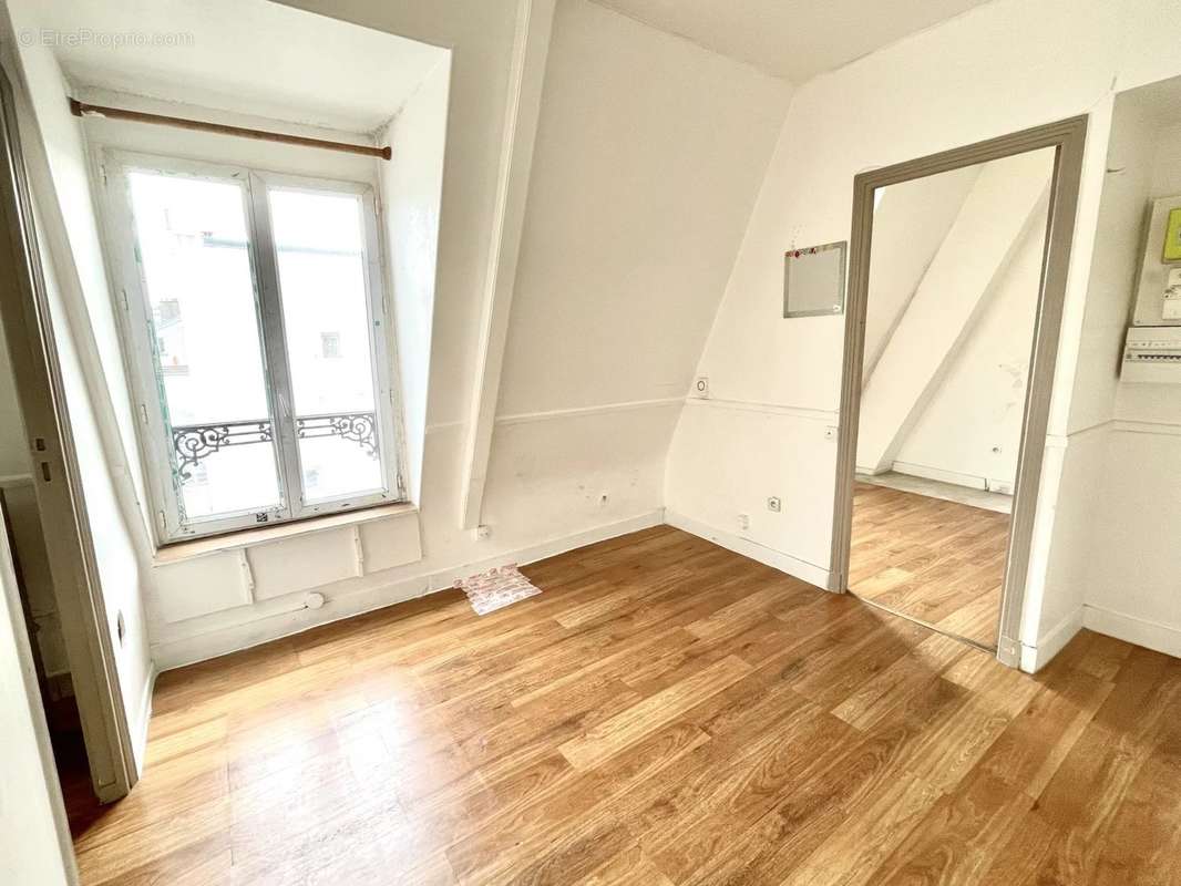 Appartement à PARIS-10E