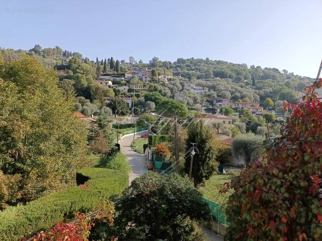 Appartement à CONTES