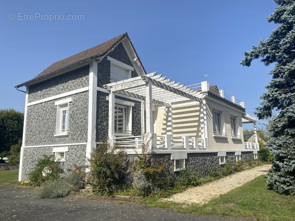 Maison à ARNAC-POMPADOUR