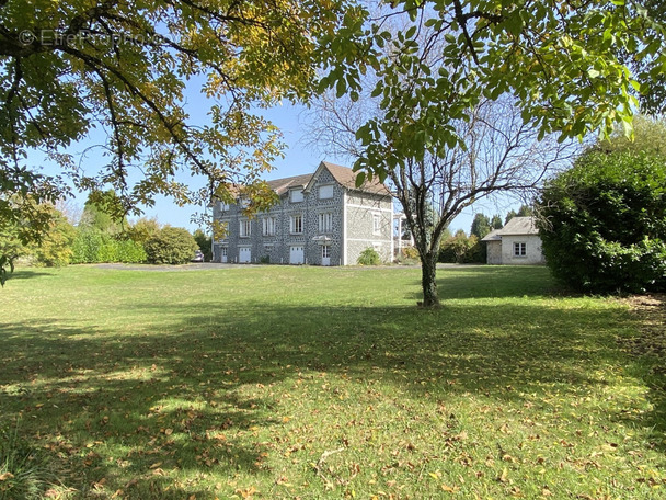 Maison à ARNAC-POMPADOUR