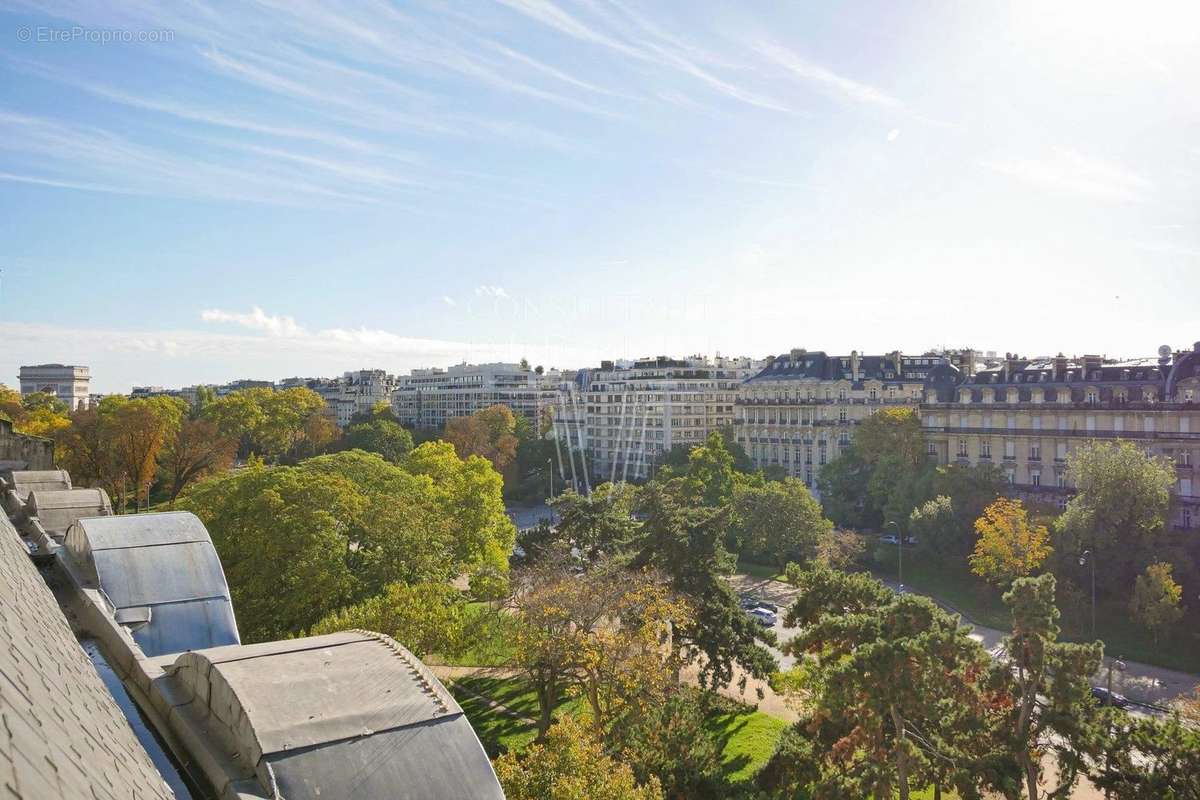 Appartement à PARIS-16E