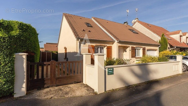 Maison à OZOIR-LA-FERRIERE