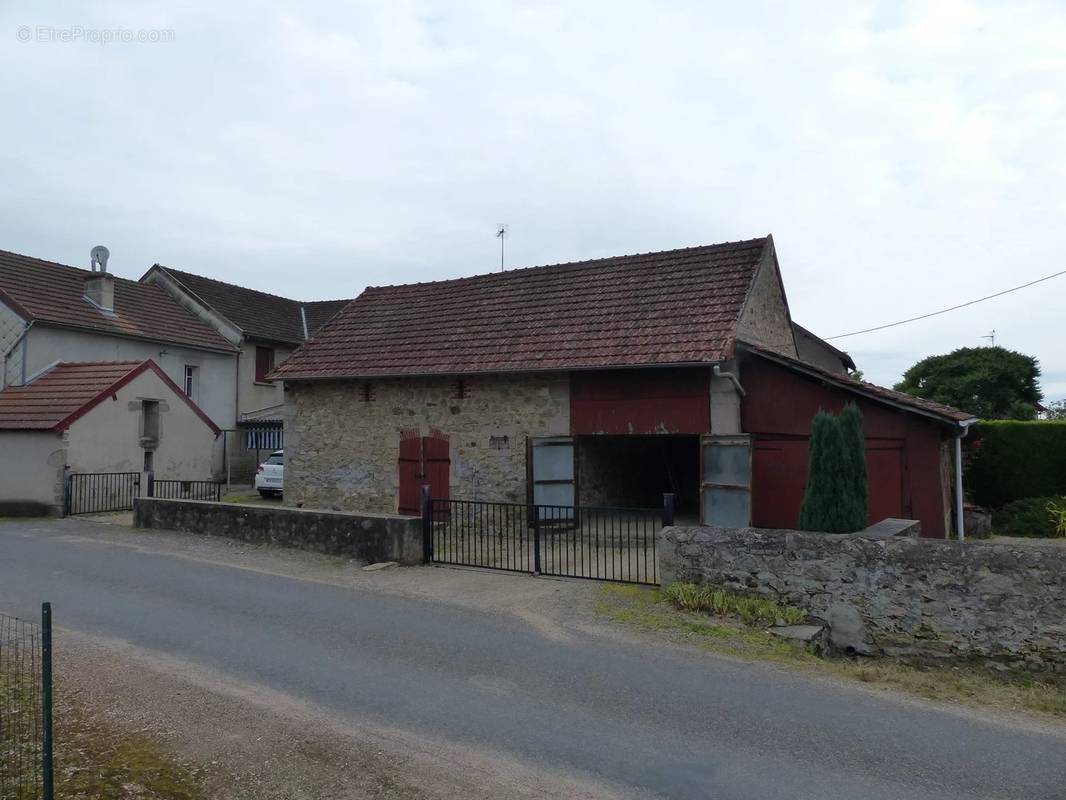 Maison à SAINT-NIZIER-SUR-ARROUX