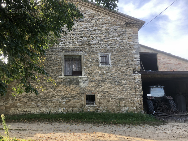 Maison à ROUSSET-LES-VIGNES