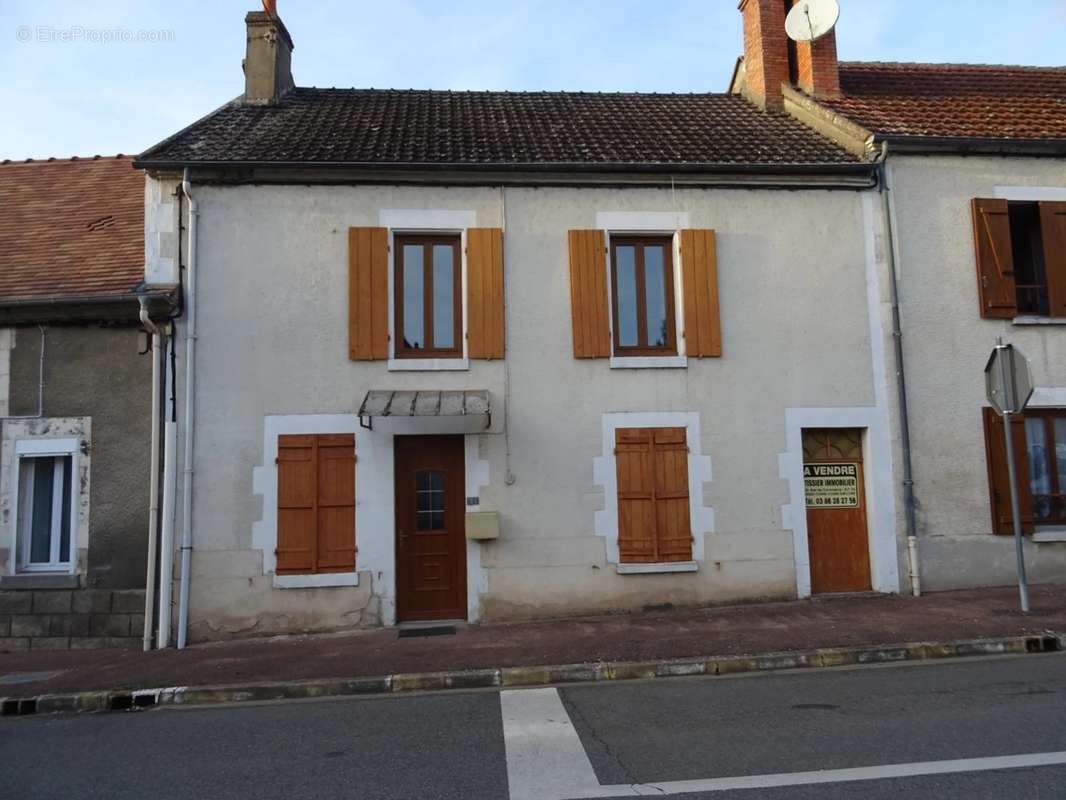 Maison à NEUVY-SUR-LOIRE