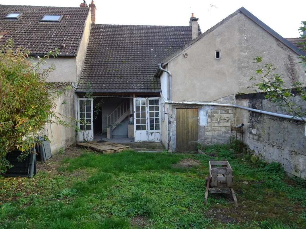 Maison à NEUVY-SUR-LOIRE