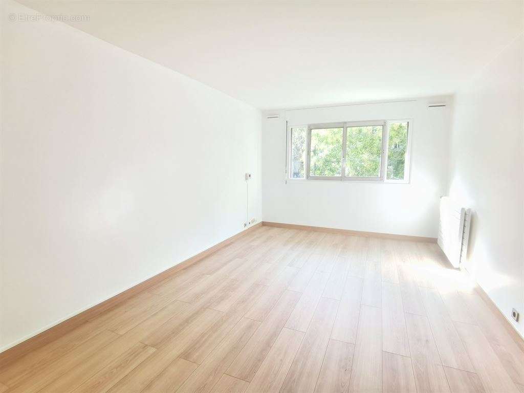 Appartement à PARIS-19E