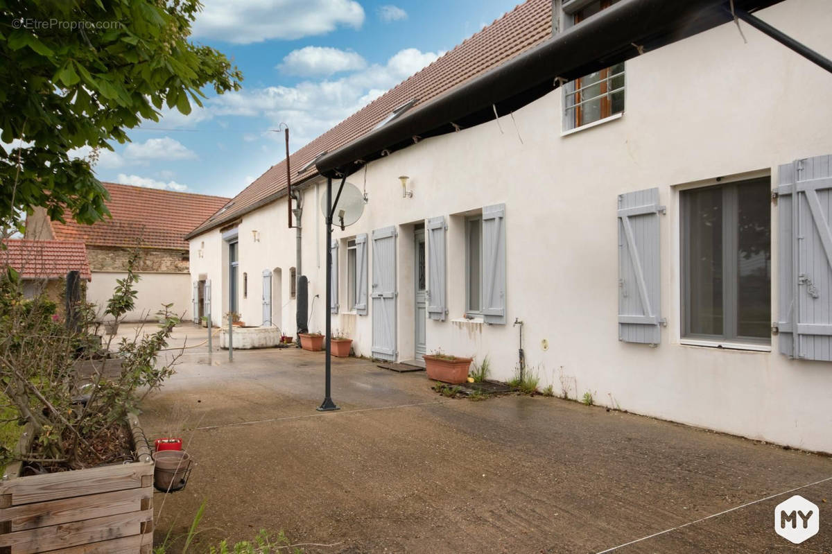 Maison à SAINT-ELOY-LES-MINES