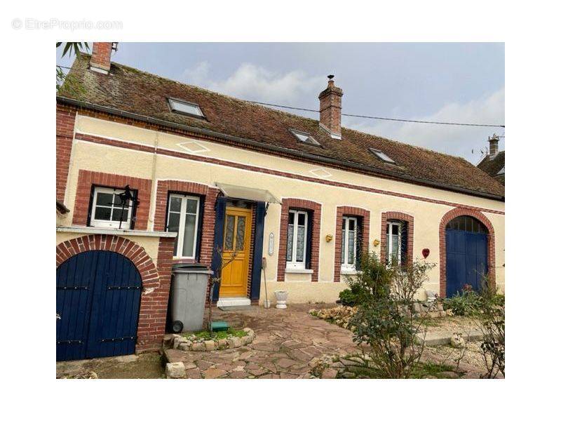 Maison à LES BORDES