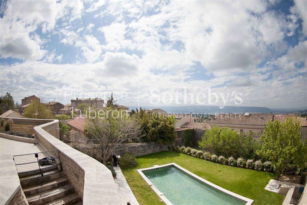 Maison à GORDES