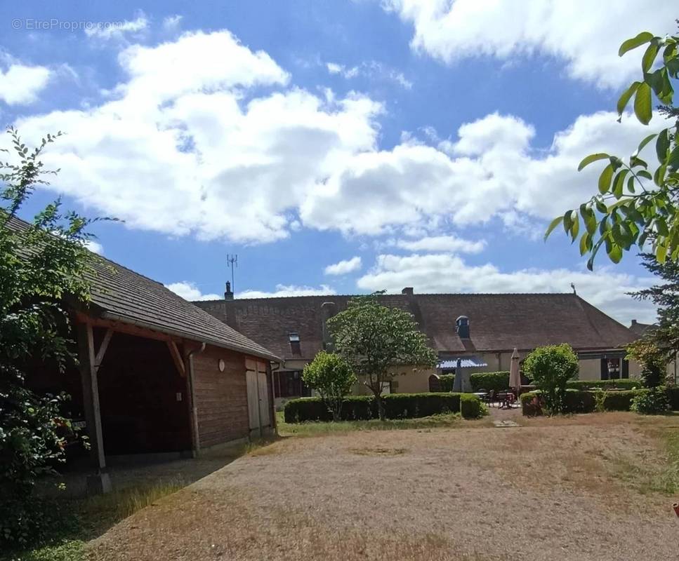 Maison à SAINT-MENOUX