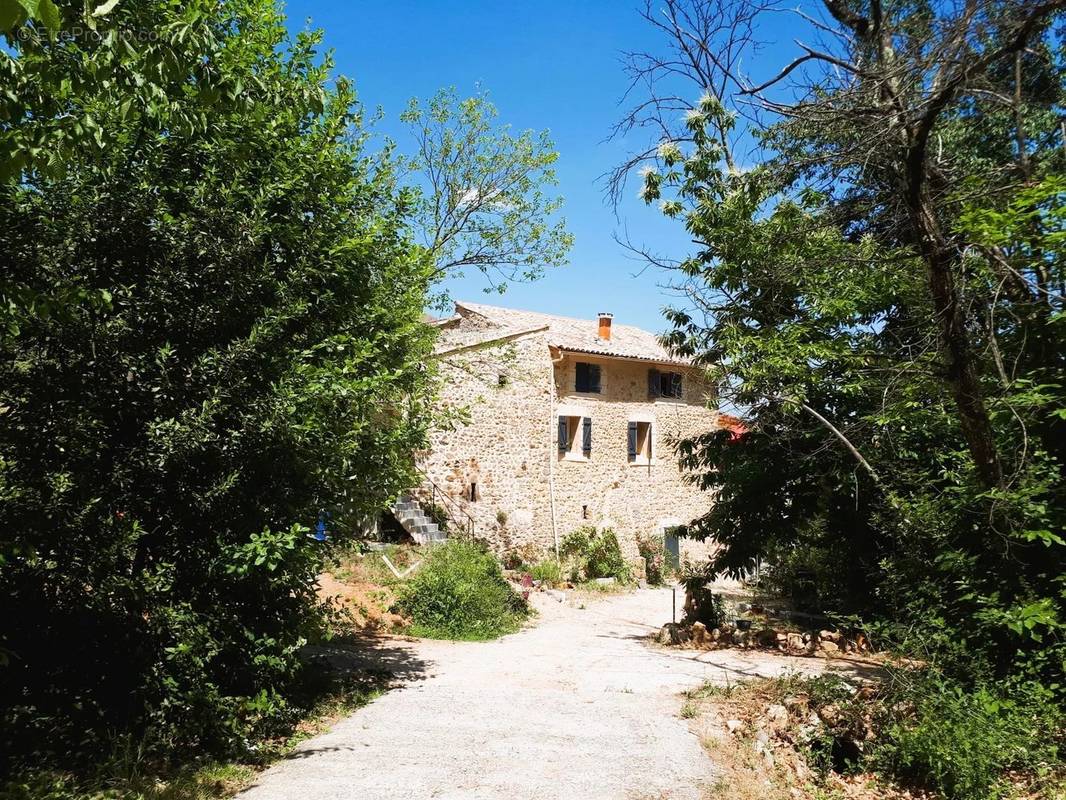 Maison à SAINT-PAUL-LE-JEUNE