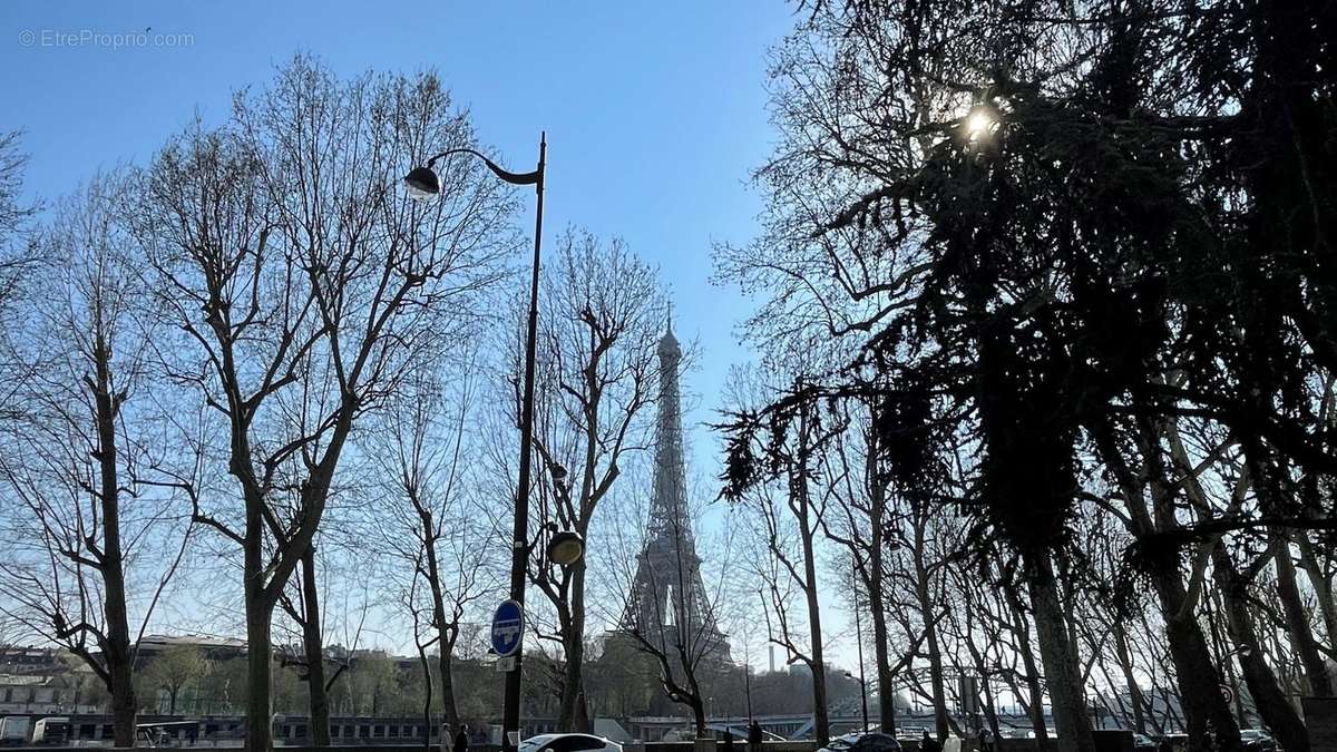 Appartement à PARIS-16E