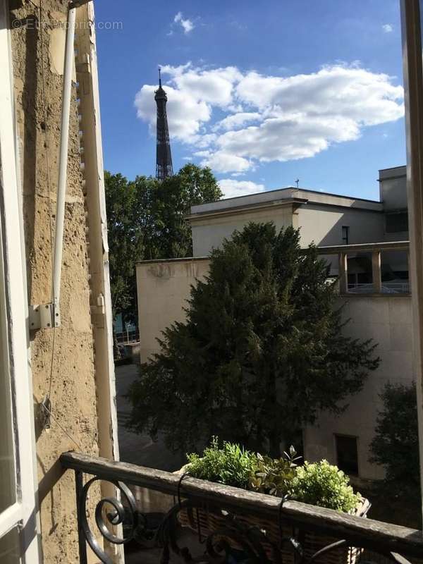 Appartement à PARIS-16E