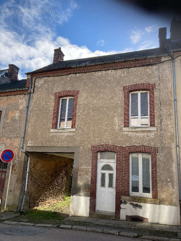 Maison à IVOY-LE-PRE