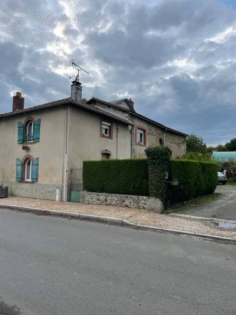 Maison à SAINT-VICTURNIEN