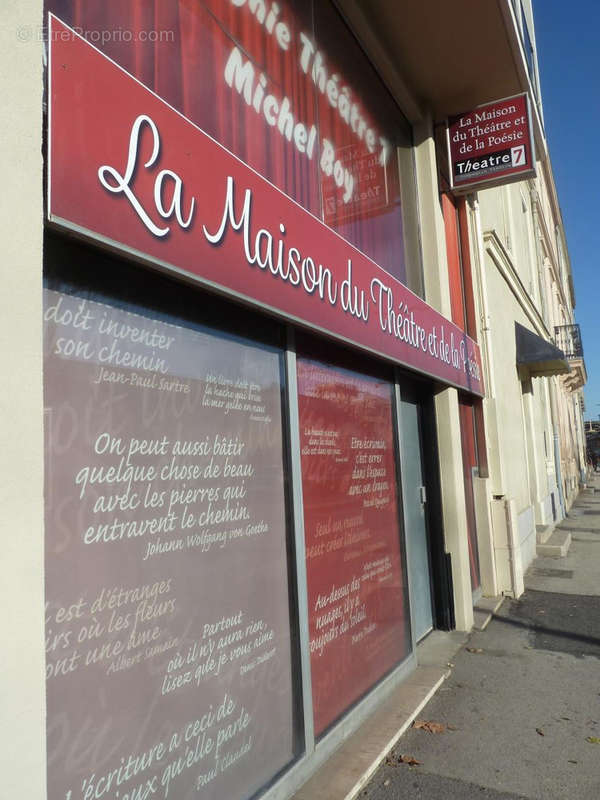 Commerce à NIMES