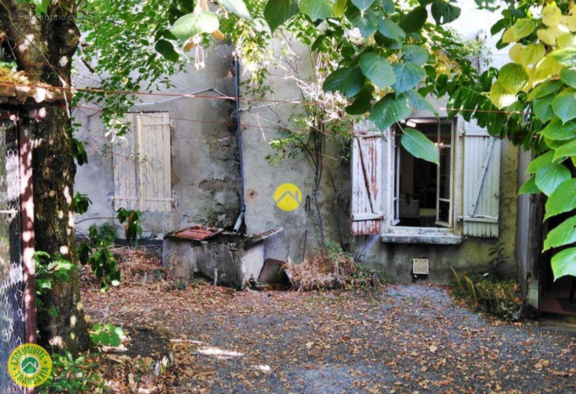 Maison à CHENERAILLES