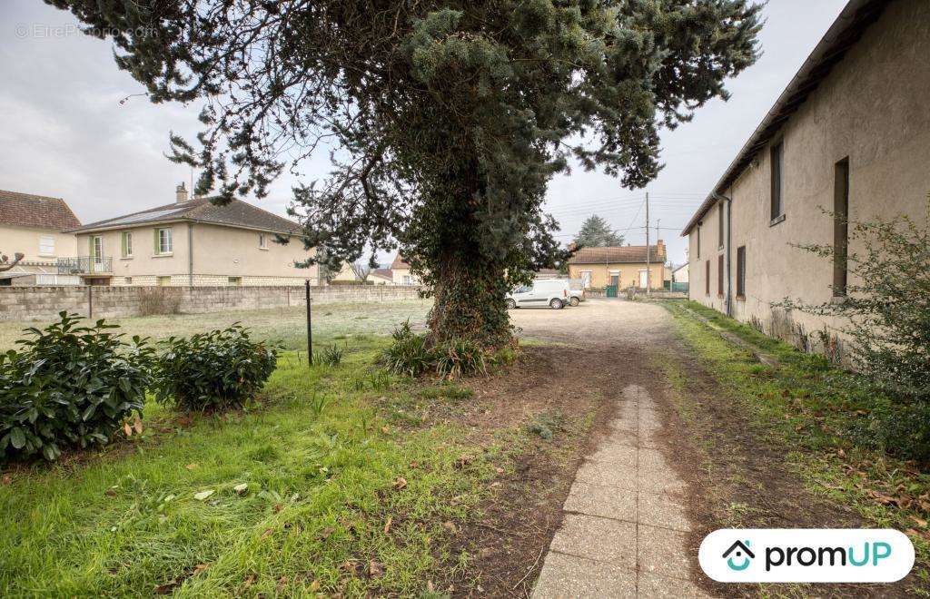 Appartement à SAINT-AMAND-MONTROND