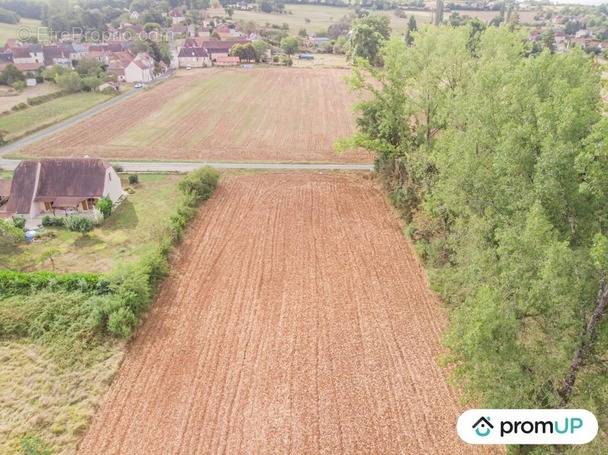 Terrain à CHERVEIX-CUBAS