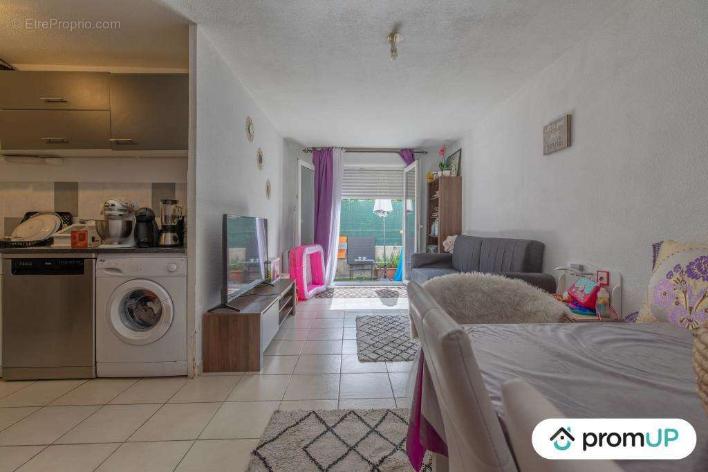 Appartement à BAGNOLS-SUR-CEZE