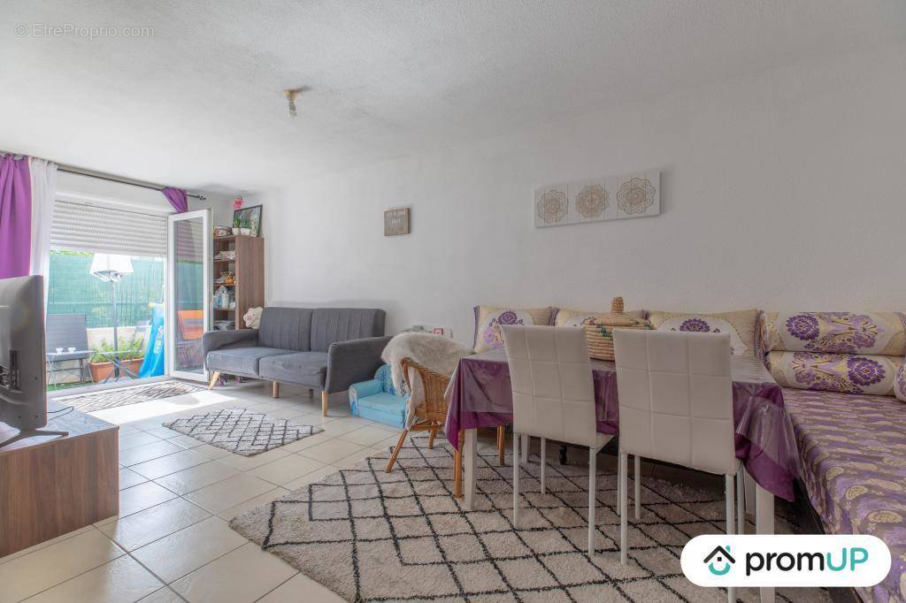 Appartement à BAGNOLS-SUR-CEZE